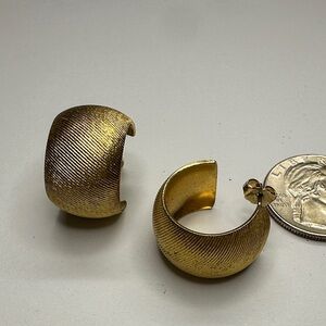 AVON Gold-Toned Hoop Earrings